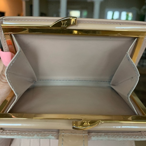 Louis Vuitton Rose Flor Vernis Wallet - Picture 8 of 15